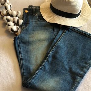 American Eagle Kickboot Jeans Size 6 Short